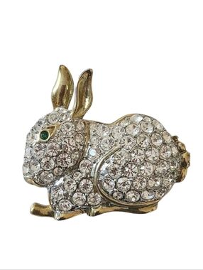 Rabbit Hare Bunny Brooch Pave' Rhinestones Emerald Gold Plated 1.5 x 1" Vintage